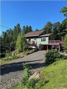 Exceptional - Chalet St Sauveur with lake access - fully renovated - seasonal rental
