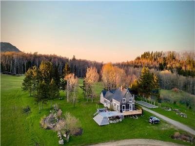 Maison centenaire compltement rnove au sommet d'une montagne vue 360 + Guest house