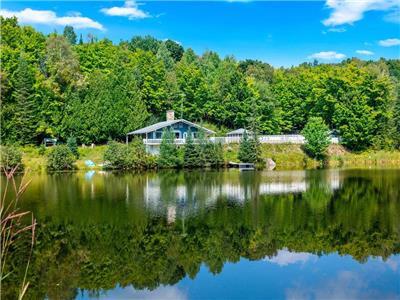 MAGNIFIQUE CHALET - BORD DE LAC ET PISCINE