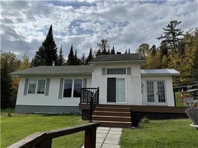 Chalet Blanc- on beautiful Lac Beaulieu