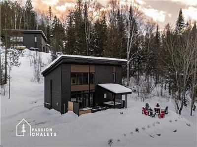 * PASSION CHALETS * | LE LONG HORN | SPA - SKI VAL ST-CME - GRANDE FENESTRATION - MODERNE - CONFORT