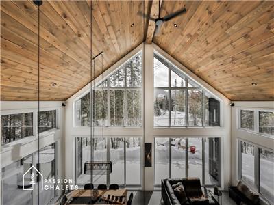 * PASSION CHALETS * | LE SHACK À REJ |  SPA - SAUNA - SKI-OUT VAL ST-CÔME - POOL TABLE - FIREPLACE