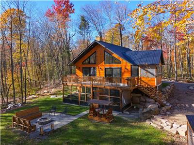 Villa Sofia - Un chalet confortable en pleine nature - spa- 4 minutes du Club de Golf du Lac Carling