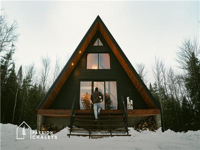 * PASSION CHALETS *| LE LOFT 51 | LAKE TÉMISCOUATA ACCESS - A-FRAME - FIREPLACE - AIR HOCKEY TABLE
