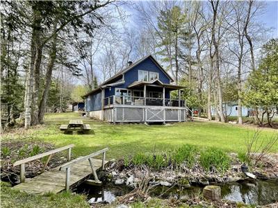The Panoramic, Lakefront Cottage!