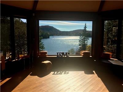 Chalet Paradis - 6 bd lakefront with heated pool, and hottub
