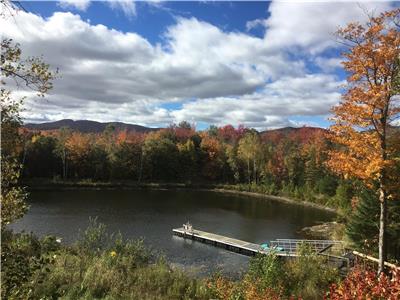Huge, cozy country home with its own private lake. A stone's throw from Bolton Spa!
