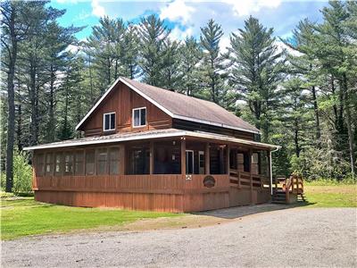 * PASSION CHALETS * | LE LOUISIANE | RIVER ACCESS - BEACH - WATERCRAFT $ - SPA - VERANDA - FIREPLACE