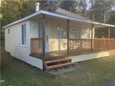 Petit chalet  2 pas du fleuve Saint-Laurent
