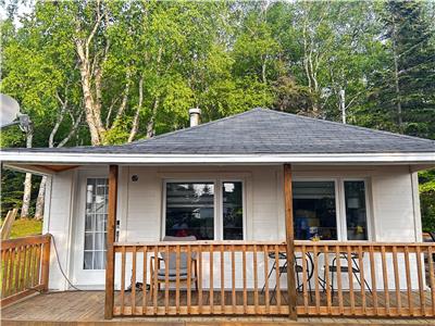 Petit chalet  2 pas du fleuve Saint-Laurent