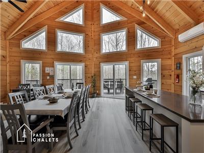 * PASSION CHALETS * | LE BOISÉ | SPA - LAKE ACCESS - WATERCRAFT - BBQ - FIREPLACES - GAME TABLES