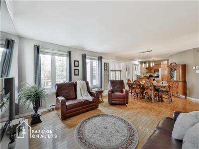 * PASSION CHALETS * | LE BASTIEN | LAKEFRONT - DOCK - WATERCRAFTS - PING-PONG - FIREPLACES - VERANDA