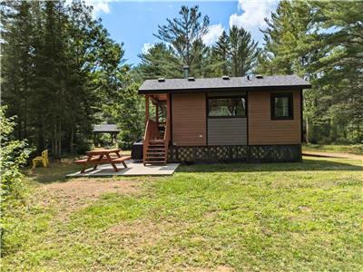 * PASSION CHALETS * | LE MONTANA | VUE SUR RIVIRE - PLAGE - EMBARCATIONS ($) - FOYERS - SENTIERS
