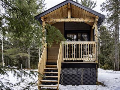 * PASSION CHALETS * | LE MONTANA | RIVER VIEW - BEACH - WATERCRAFT ($) - FIREPLACES - TRAILS