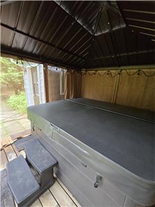 Private Loft Suite with Hot Tub – Near Mont-Tremblant Village & Ski Resort