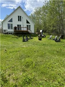 Le Monarque; Chalet/ massothérapie/Spa/ Sauna