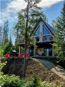 *NEW A-Frame Chalet in Mauricie* Breathtaking Views & Tranquility& SPA *