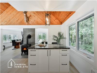* PASSION CHALETS * | LE CHEVREUIL | SPA - FIREPLACES - BBQ - FULLY EQUIPPED - MODERN - RELAXATION