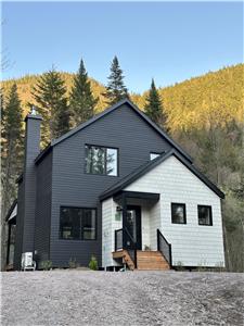 Chalet Le St-Ray: confort en nature à seulement 700m de l'accueil VBN!