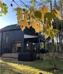 Chalet Le St-Ray: bien situé pour vélo de montagne, randonnée et confort en nature.