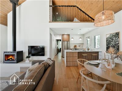 * PASSION CHALETS * | LE SOMMET | ACCÈS LAC - EMBARCATIONS - TABLES DE JEUX - BBQ - FOYERS