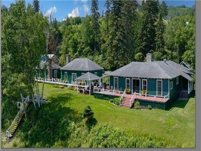 Three season Lodge