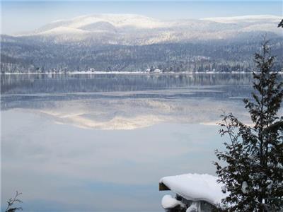 Chalet lac et montagne! (Site priv! Bord du lac de la Montagne Noire)