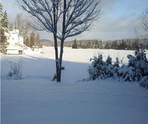 Maison Savary- une charmante demeure localise directement au bord du Lac Sept-les