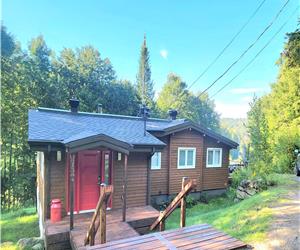 Chalet de la Porte Rouge  louer au mois - Une merveille au Bord de l'eau