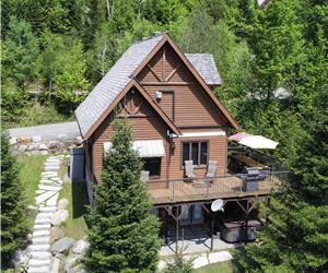 L'Agrable, Air conditioning, Waterfront, Spa, BBQ, Golf & Ski.
