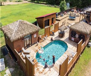 Big luxurious log cabin for 30 ppl with BEACH, HEATED POOL, hot tub +