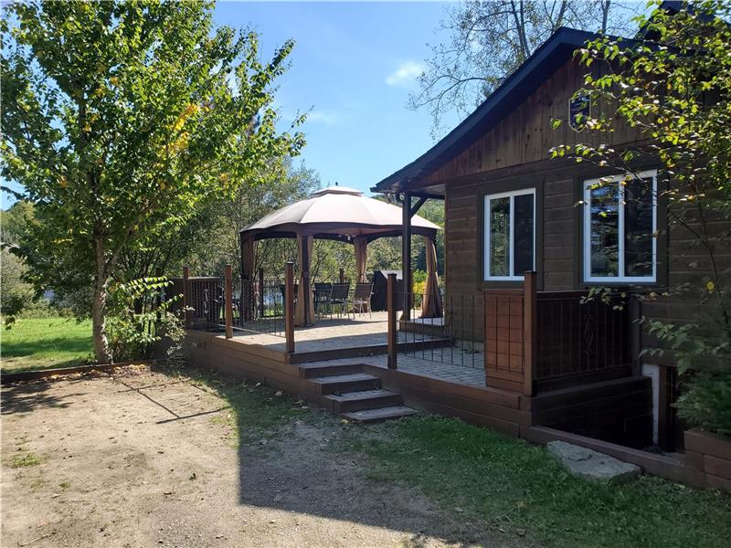 Le Baluchon LacdesPlages Cottage Rental DI1339 ChaletsAuQuebec