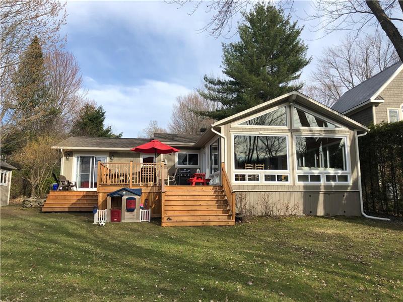 Cottage Lake Lovering Magog Cottage Rental PL15932 ChaletsAuQuebec