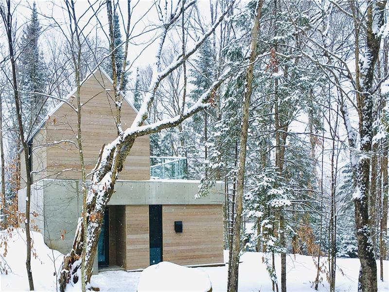 French-Scandi ski chalet: private - Lac-Superieur Cottage Rental | OR ...