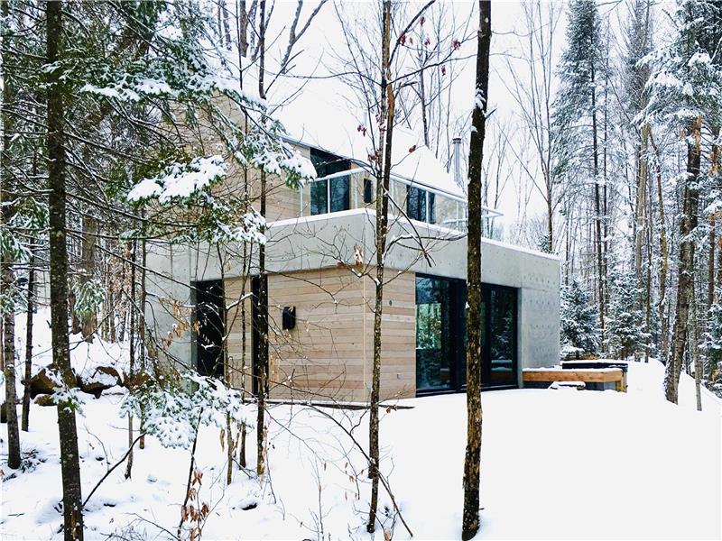 French-Scandi ski chalet: private - Lac-Superieur Cottage Rental | OR ...