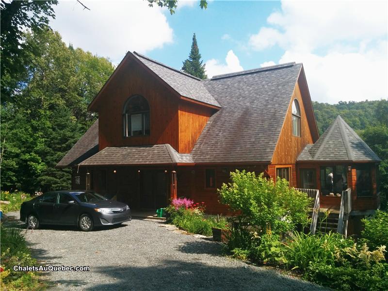 MAGNIFIQUE CHALET BORD DU LAC, 4 Chalet à louer SteAgathedesMonts PL8793 ChaletsAuQuebec MAGNIFIQUE CHALET BORD DU LAC, 4 Chalet à louer SteAgathedesMonts PL8793 ChaletsAuQuebec